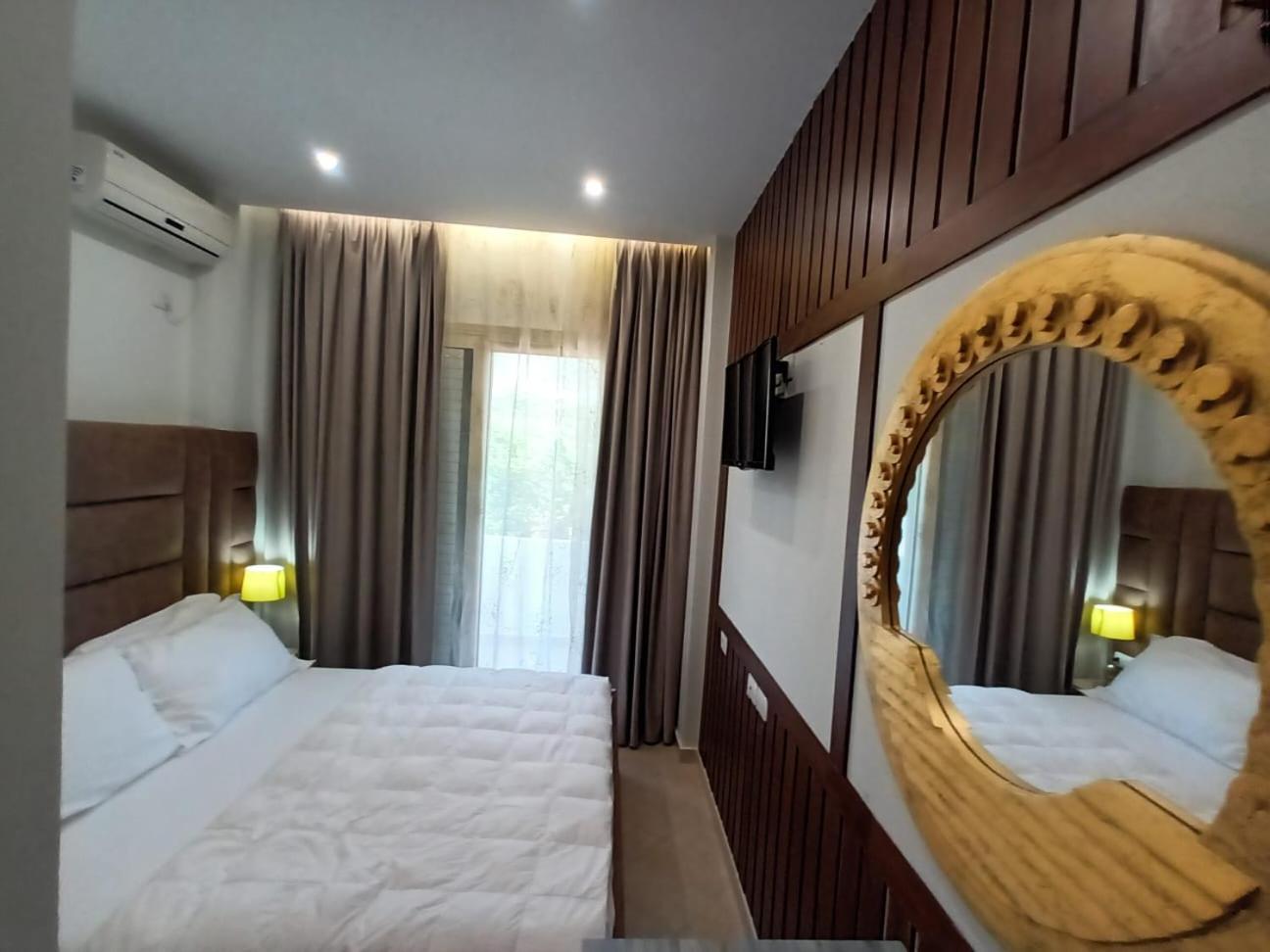 Hotel Relax Dhermi Ngoại thất bức ảnh