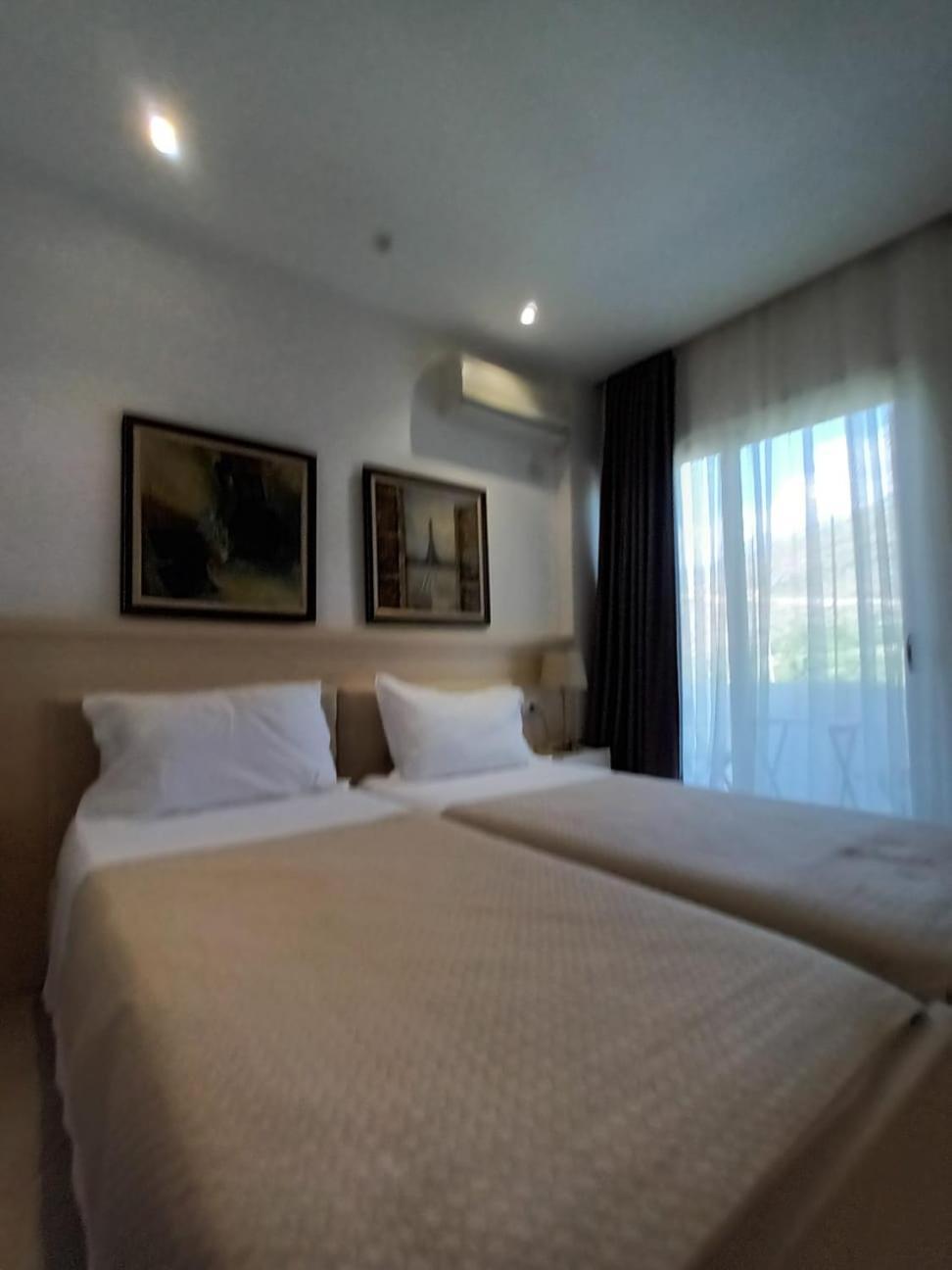 Hotel Relax Dhermi Ngoại thất bức ảnh