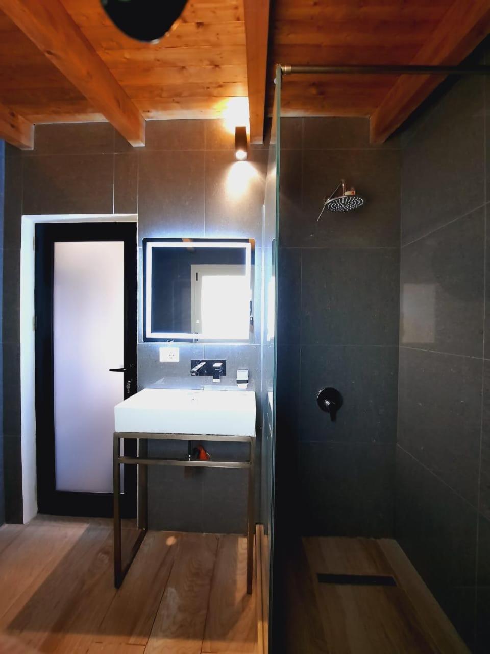 Hotel Relax Dhermi Ngoại thất bức ảnh