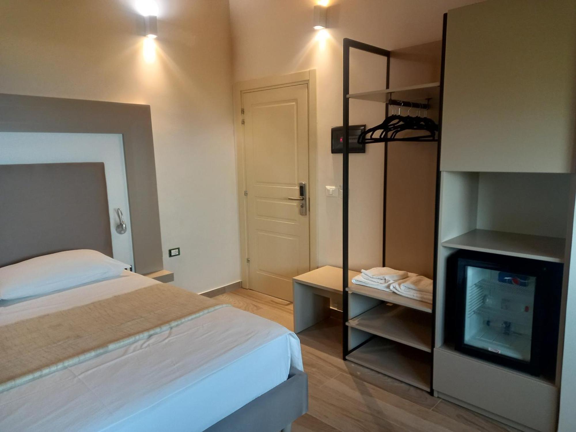 Hotel Relax Dhermi Ngoại thất bức ảnh