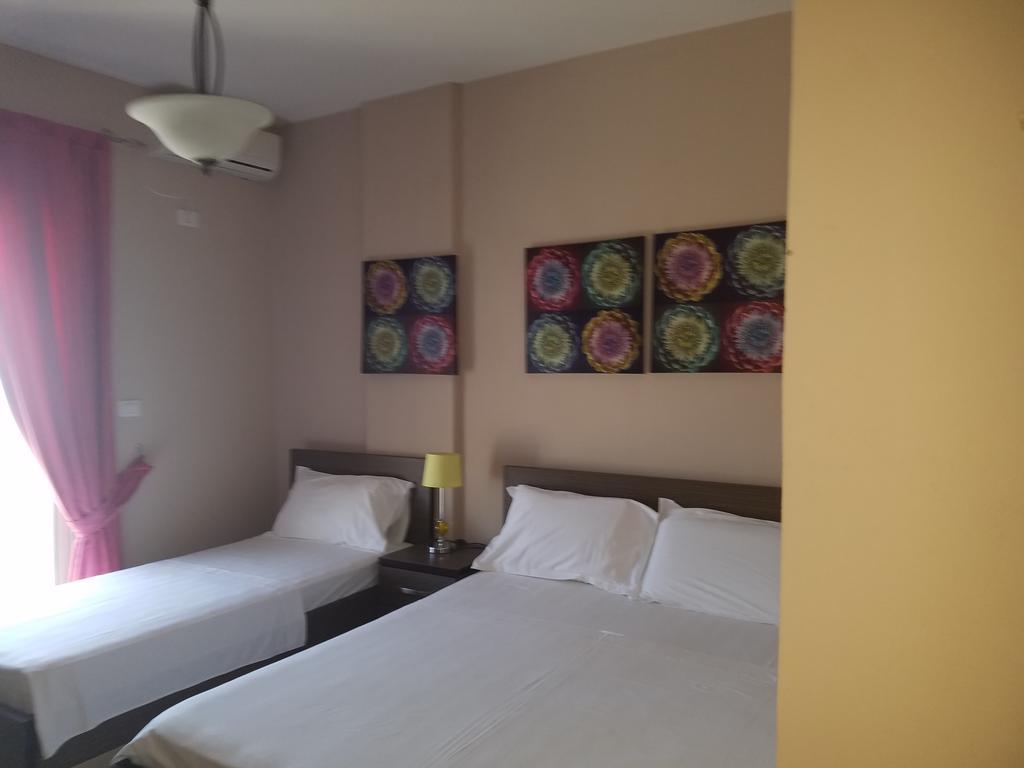 Hotel Relax Dhermi Phòng bức ảnh
