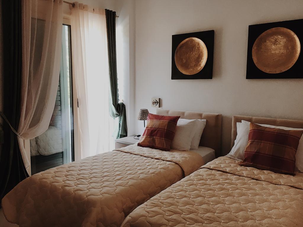 Hotel Relax Dhermi Phòng bức ảnh