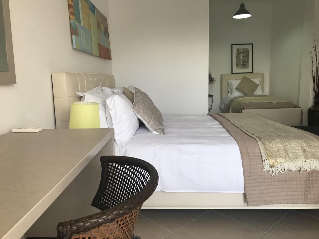 Hotel Relax Dhermi Phòng bức ảnh