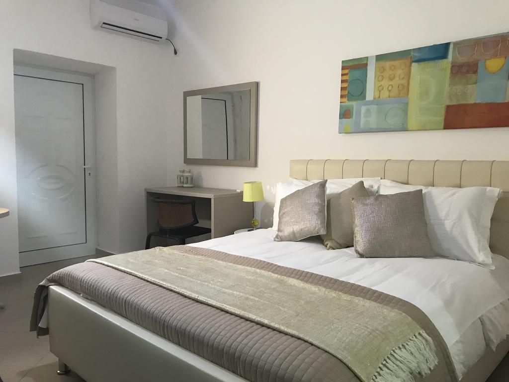 Hotel Relax Dhermi Phòng bức ảnh